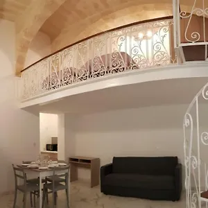 Palazzo Leonardo , フロリアーナ マルタ